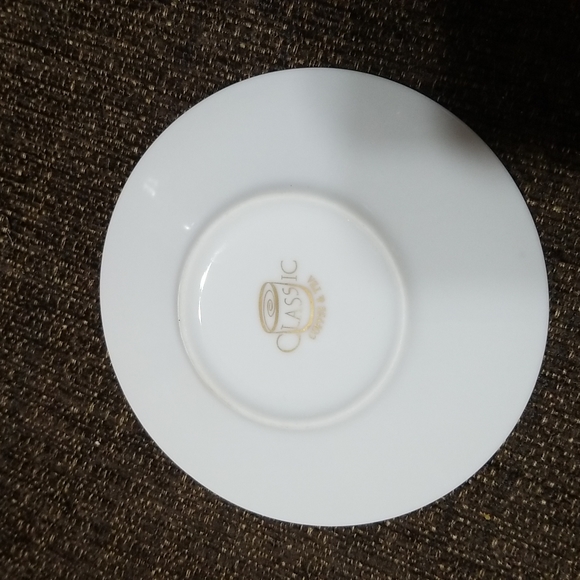 Vintage  Tea cup and Saucer - Picture 3 of 7